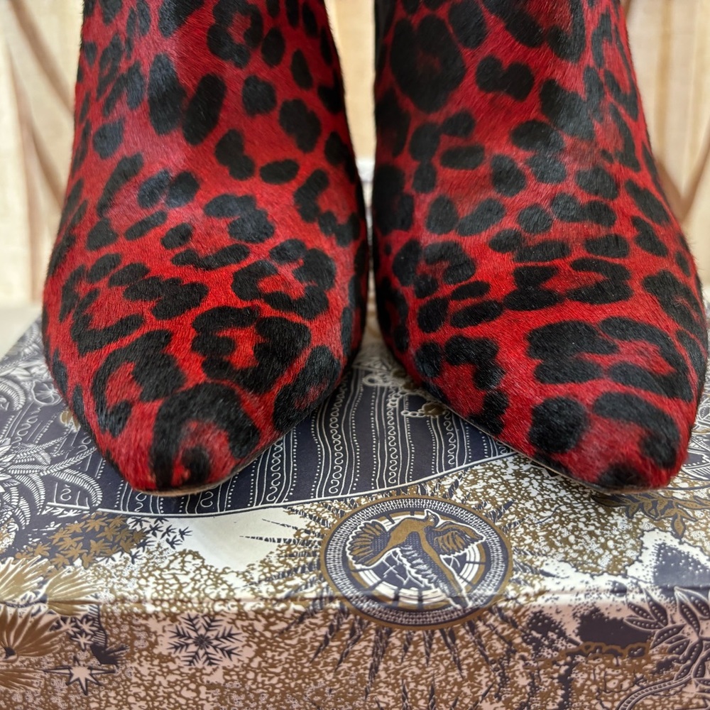 ๐ Dior CD Logo Leopard print Ankle Boots๐ข - Picture 2 of 10